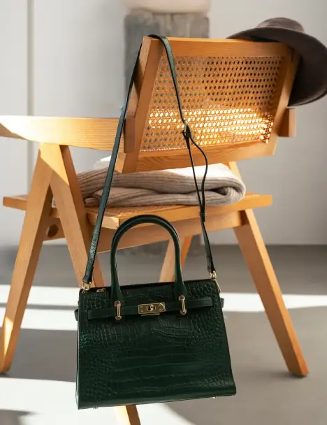 tas kulitimitasi wanita