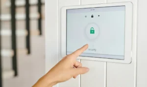 keamanan rumah pintar smart home
